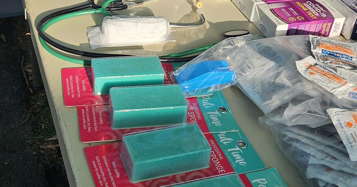 Huge Garage Sale 661 Cavan In Des Plaines for 2 in Des Plaines, IL