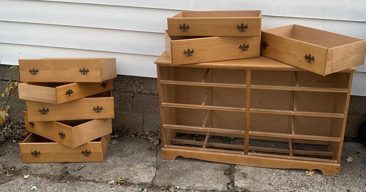 Dresser in Minneapolis, MN For Sale & Free — Nextdoor