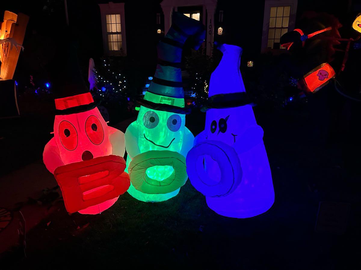 Huge Display Halloween Decorations Sale / Give Away for Free in