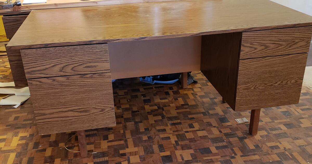 Two Office desks for Free in Gladstone, OR For Sale & Free — Nextdoor
