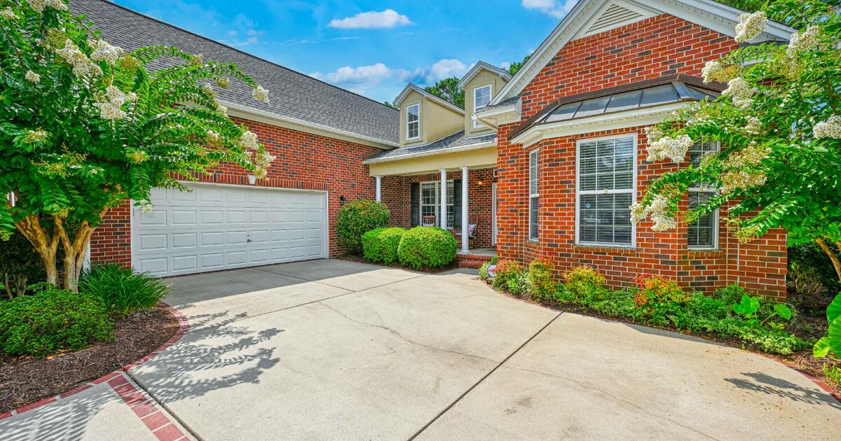 Barefoot Resort Executive Golf Home in Gated Leatherleaf Community for