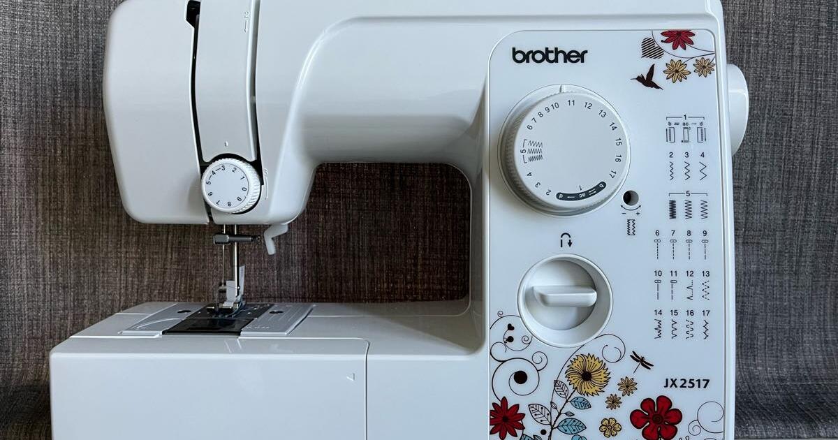 Brother JX2517 Sewing machine for 40 in Overland Park, KS For Sale