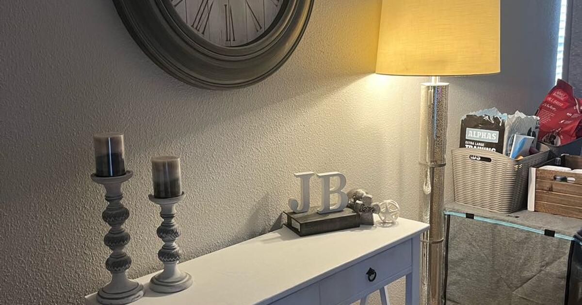 Moving sale decor/furniture READ DESCRIPTION for Free in Tomball, TX