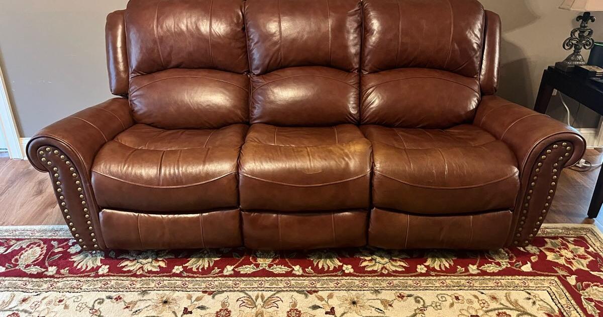 Abruzzo Genuine Whiskey Leather Reclining Sofa Couch for 500 in Pelham