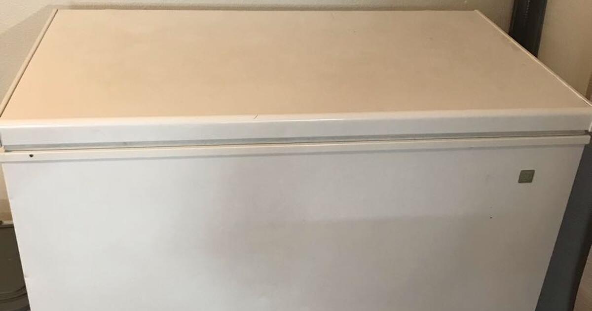 Free! Broken chest freezer for Free in Machesney Park, IL For Sale & Free — Nextdoor