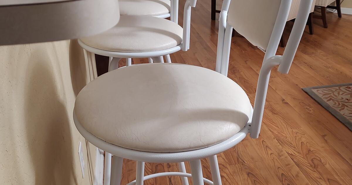 Bar Stools for 25 in Ocala, FL For Sale & Free — Nextdoor