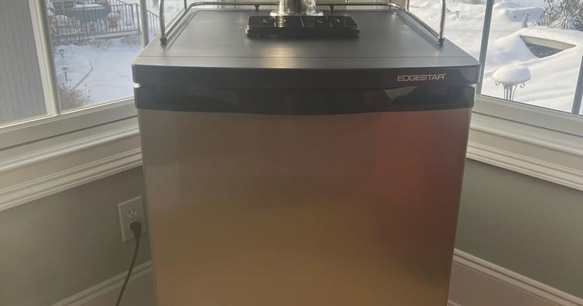 EdgeStar Kegerator Model KS2000SSA for 260 in Loudon, TN For Sale