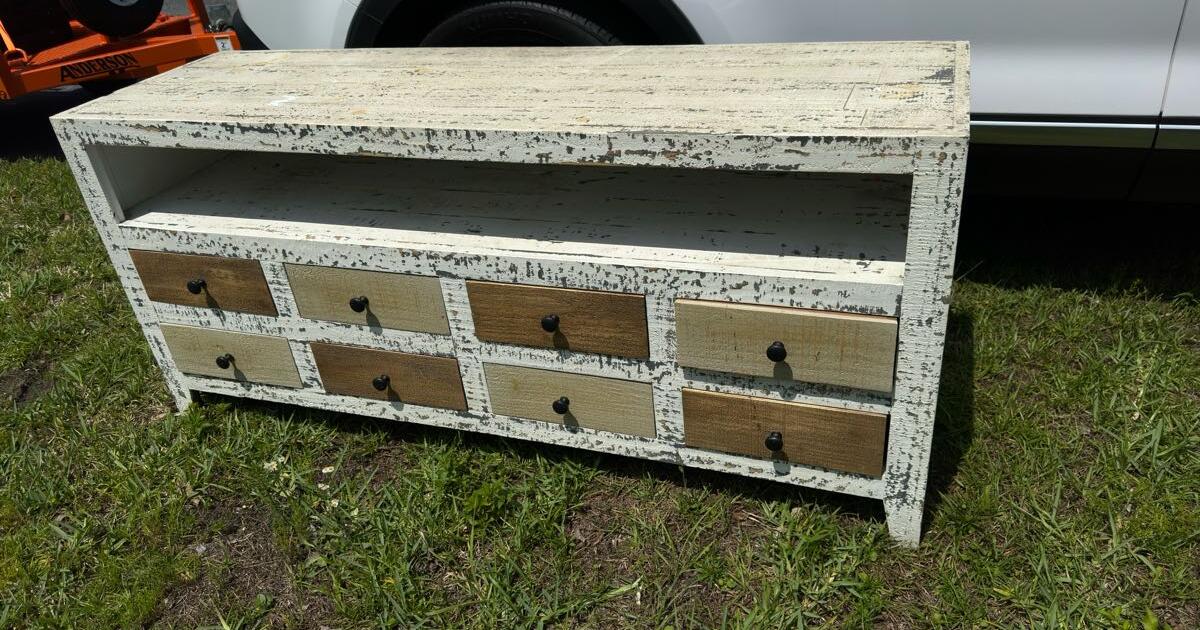 Tv stand FREE for Free in Gainesville, FL For Sale & Free — Nextdoor