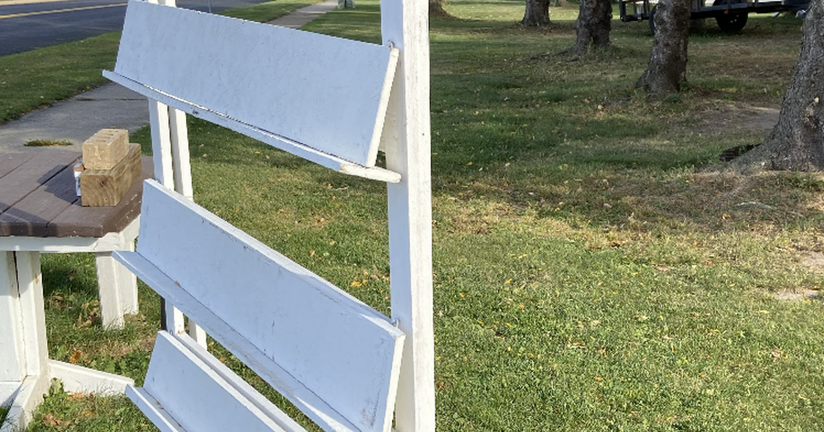 white-wooden-shelving-unit-for-free-in-reedsburg-wi-for-sale-free