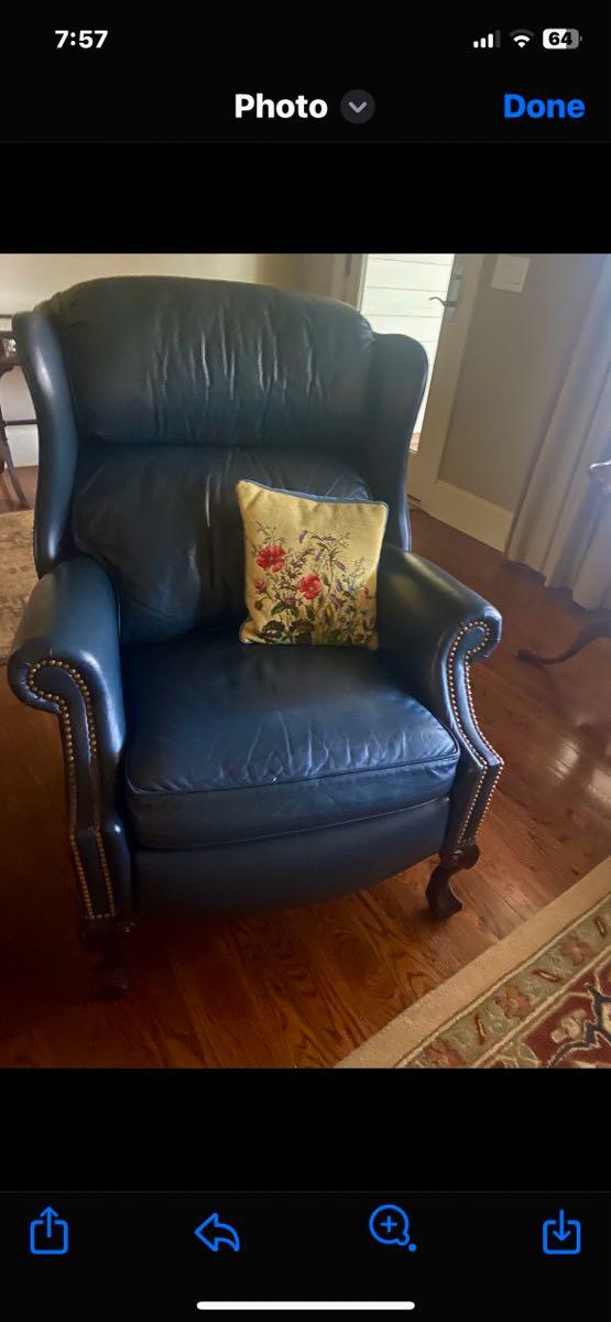 (2) LEATHER RECLINERS for 500 in Greensboro, GA For Sale & Free