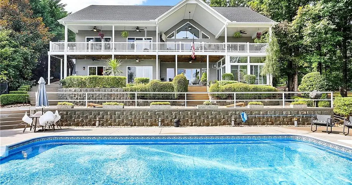 Home for SALE or RENT on beautiful lake Keowee for 2249000 in West