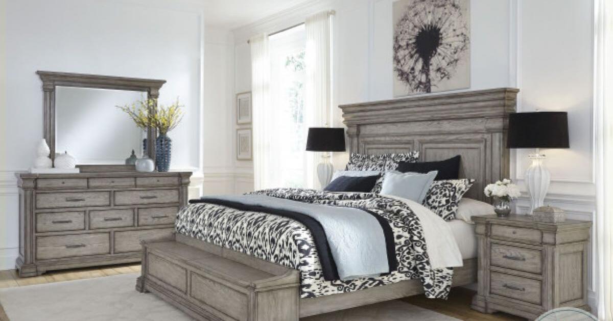 King Sized Bedroom Set for 500 in Thornton, CO For Sale & Free