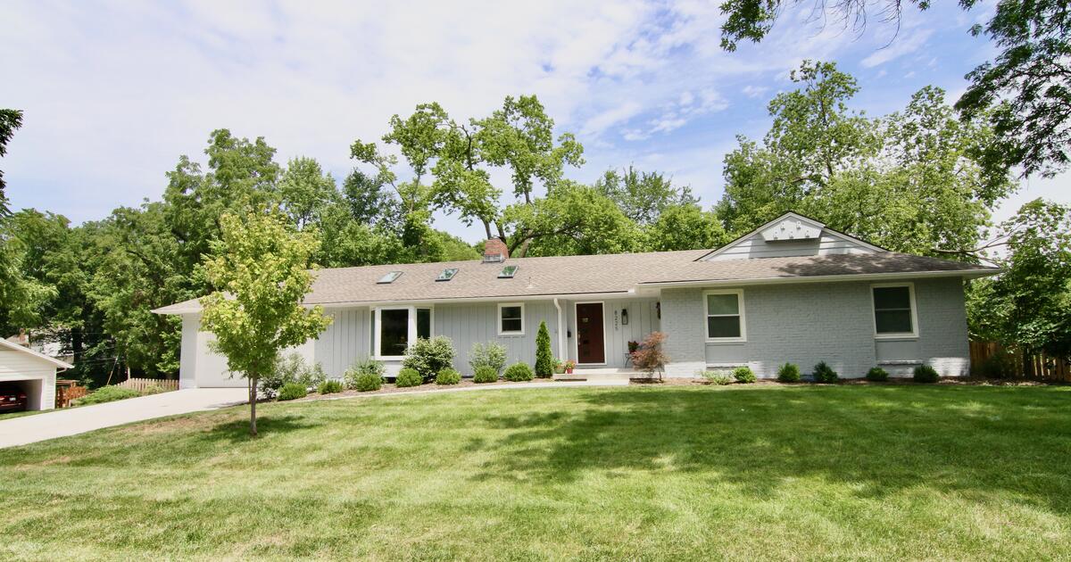 Updated Ranch Home within walking distance of Corinth Elementary for