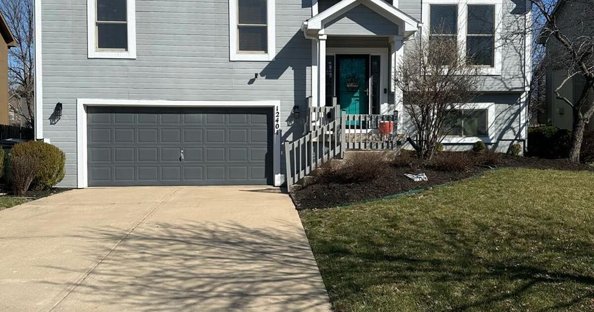 House for sale in Maple Brook subdivision for Free in Olathe, KS For