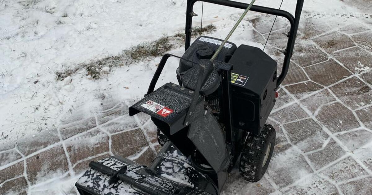 Ariens SnoTek Snow Blower for 250 in Apple Valley, MN For Sale