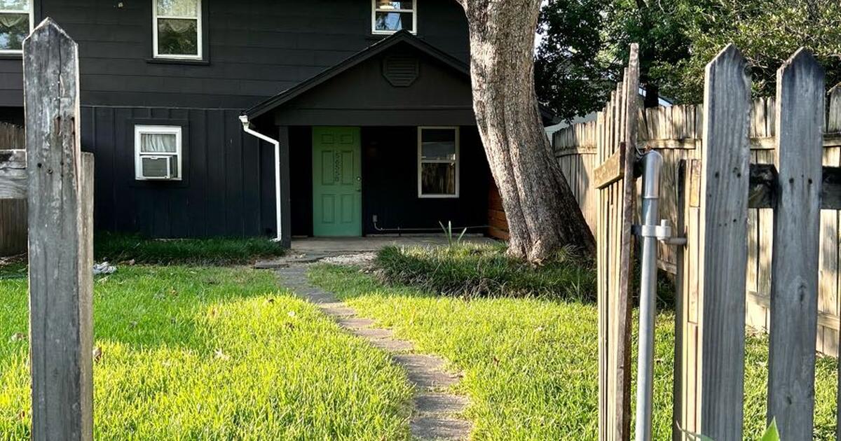 For rent on Capital Heights Ave for 1400 in Baton Rouge, LA For Sale