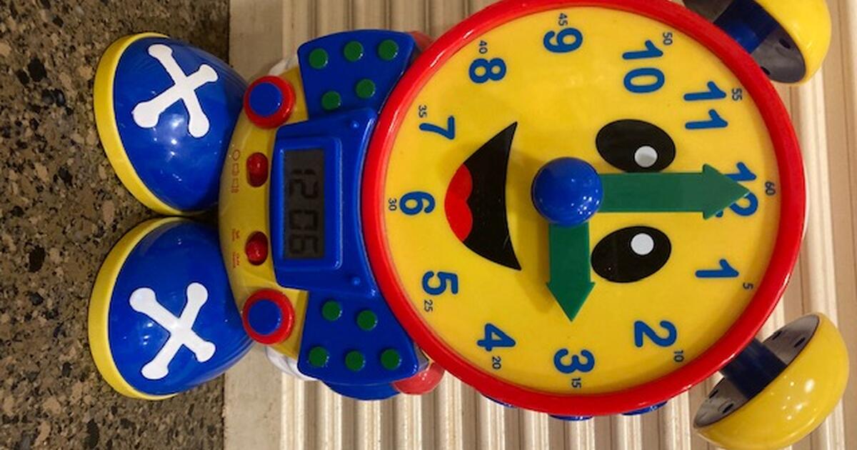 Telly the Teaching TIme Clock for 10 in Apple Valley, MN For Sale