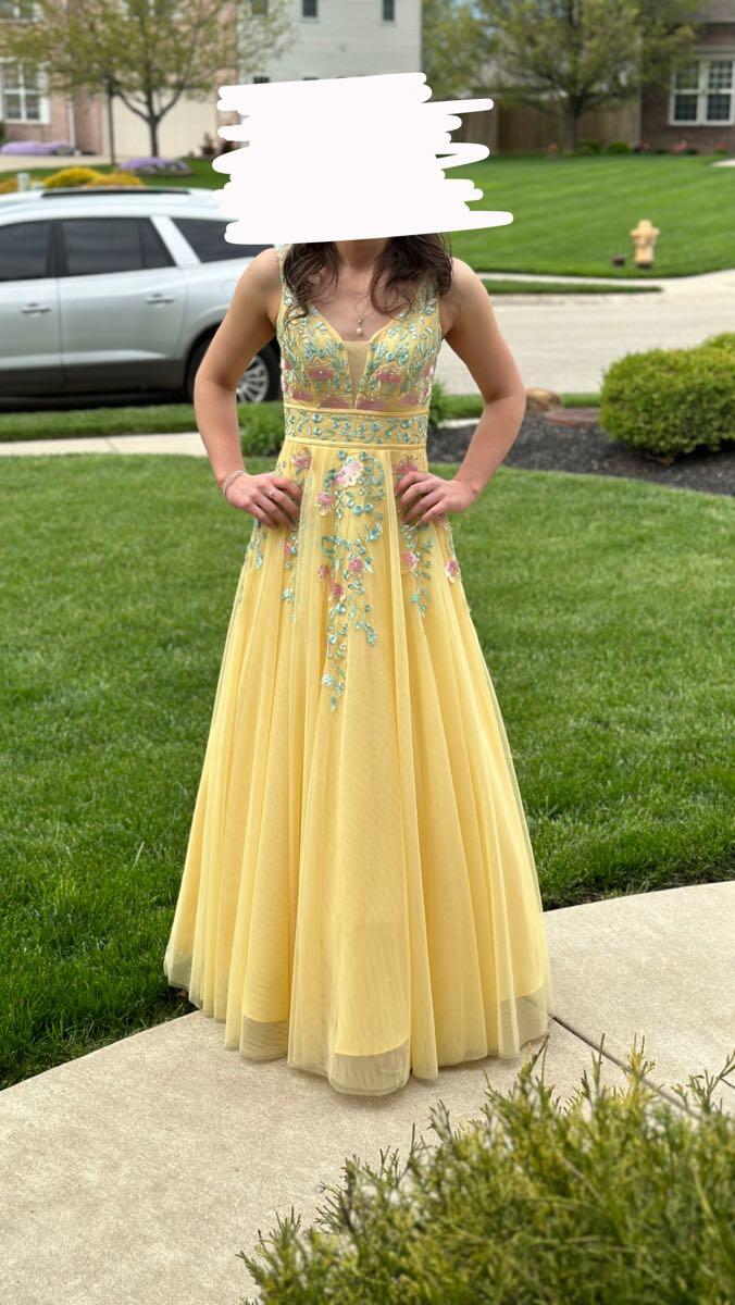 Beautiful Yellow Prom Dress for 50 in Muncie, IN For Sale & Free
