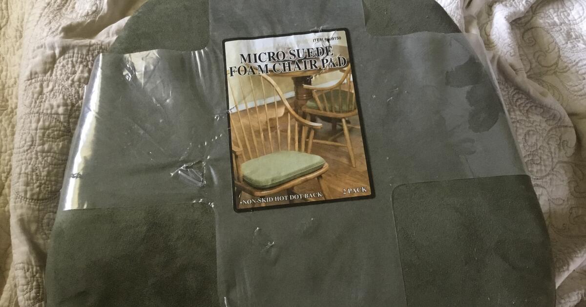 4 chair pads. Olive green. for 8 in Alexandria, VA Finds — Nextdoor