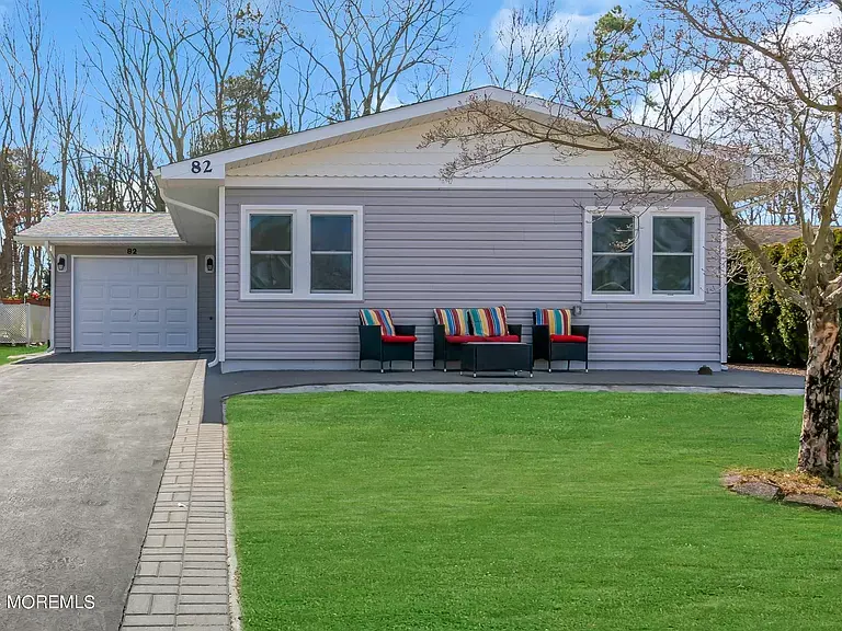 82 Central Blvd. Greenbriar 1 Open House 3/23 & 3/ 24 from 12 to 4 for