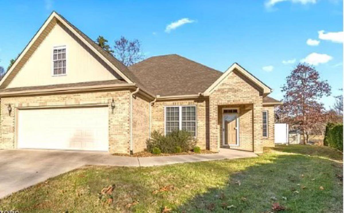 Level lot. On Toqua Golf Course cart path in Loudon, TN For Sale