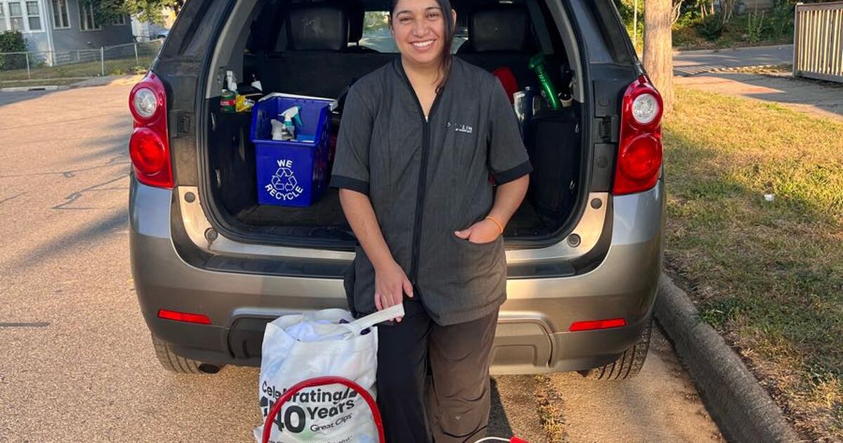 Cleaning house We charge depending on the cleaning area after we visit