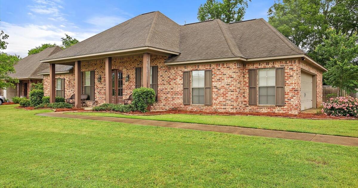 4 Bed 2 Bath Home Located In Gluckstadt for 349900 in Madison, MS