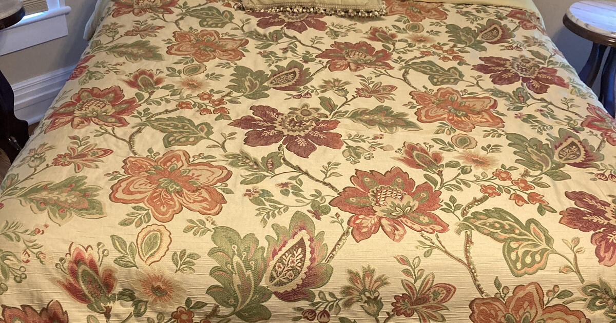 Biltmore Comforter set for 75 in Weaverville, NC For Sale & Free