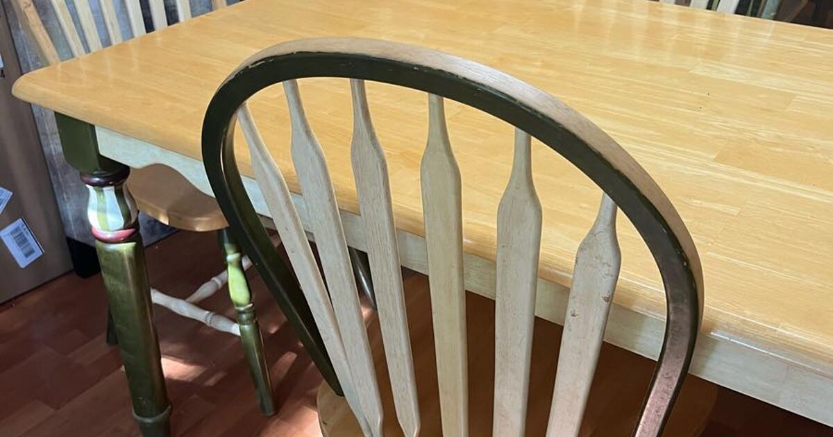 Dining table and chairs for 50 in Fredericksburg, VA For Sale & Free