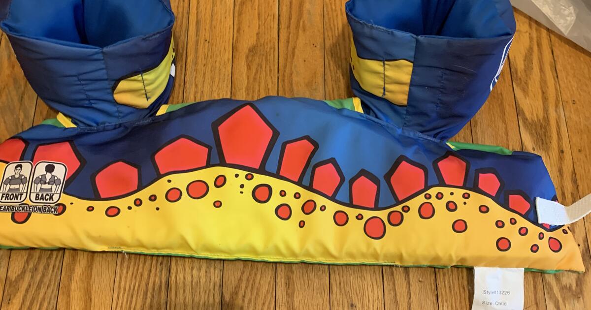 Child Flotation Device for 5 in Blue Bell, PA Finds — Nextdoor