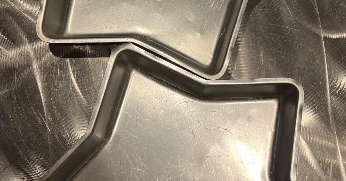 Wilton baking pans for 35 in Raleigh, NC For Sale & Free — Nextdoor