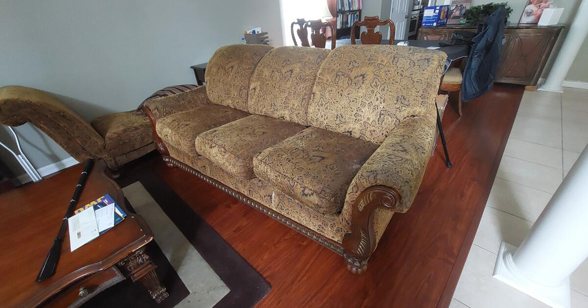 Couch, SOFA LIVING ROOM SET for 160 in Greensboro, NC Finds — Nextdoor