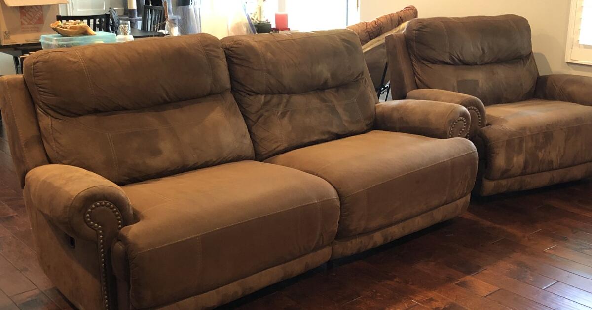 Reclining Sofa & Recliner Set…Relocating, must sell… for 450 in