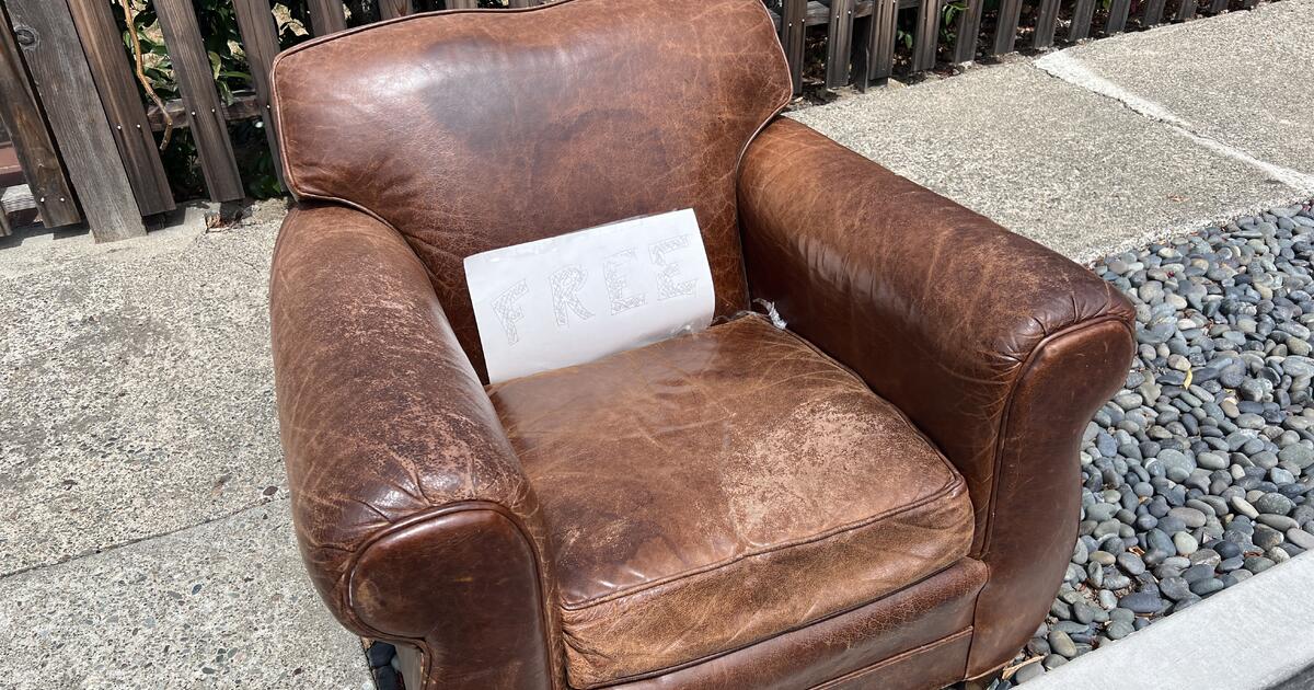free-restoration-hardware-leather-chair-for-free-in-corte-madera-ca