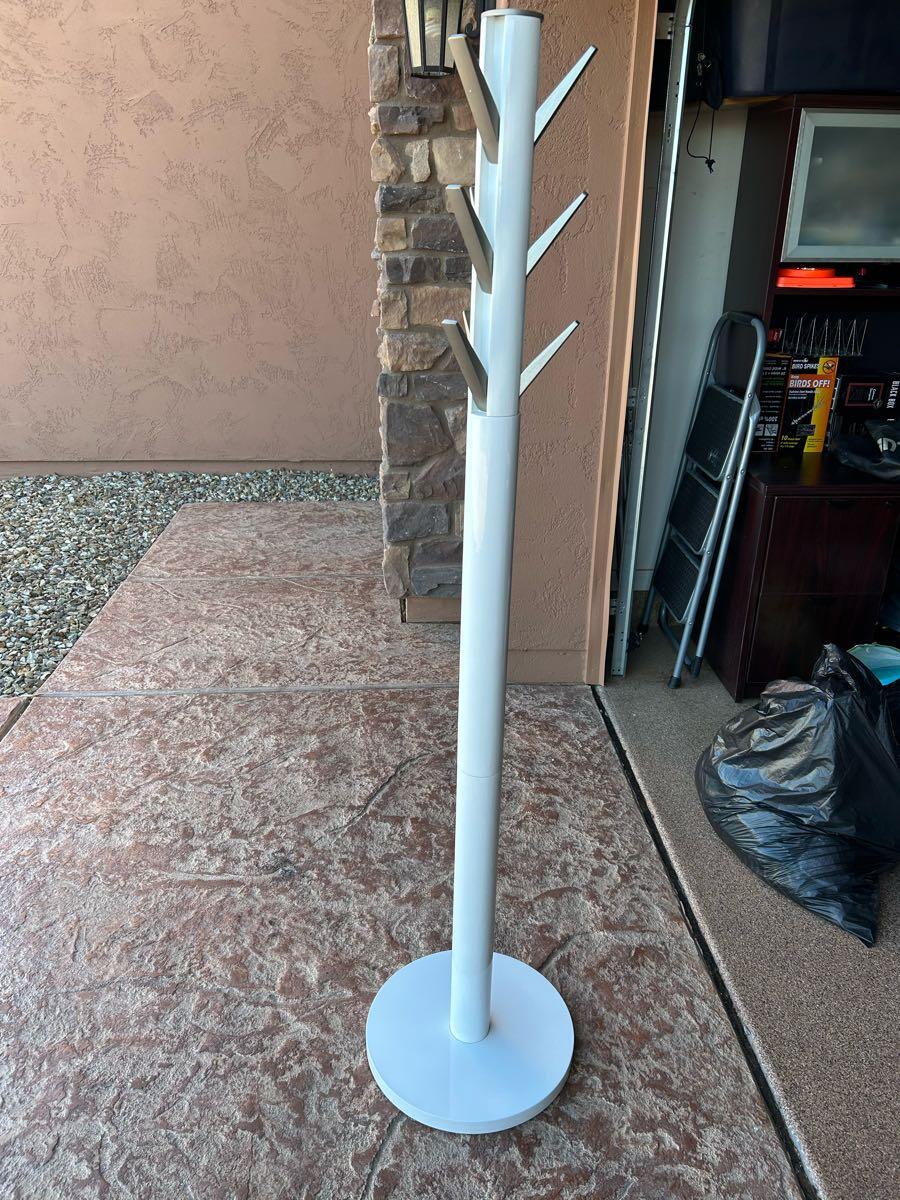 Stand alone Coat Rack for 10 in Goodyear, AZ For Sale & Free — Nextdoor
