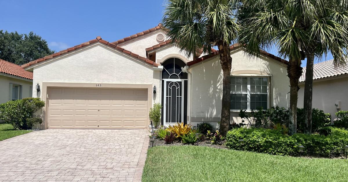 Beautiful Home for Sale in the Cascades for 499999 in Port St. Lucie