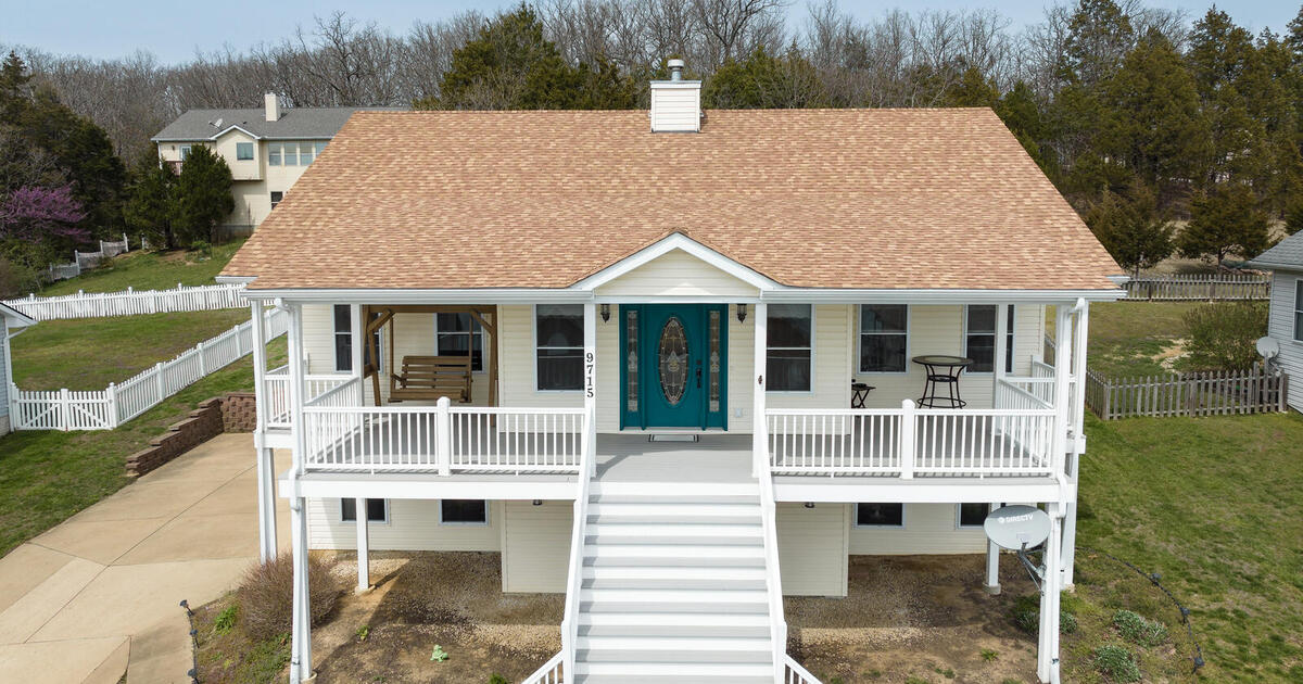 Lake View Home at Raintree Plantation for 369900 in Hillsboro, MO