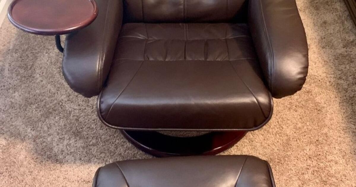 Benchmaster Stressless Leather Chair and Ottoman for 450 in Rio Rancho