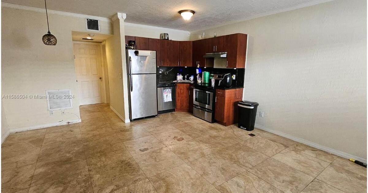 1 Bedroom For rent 1600 a month for 1600 in Oakland Park, FL For