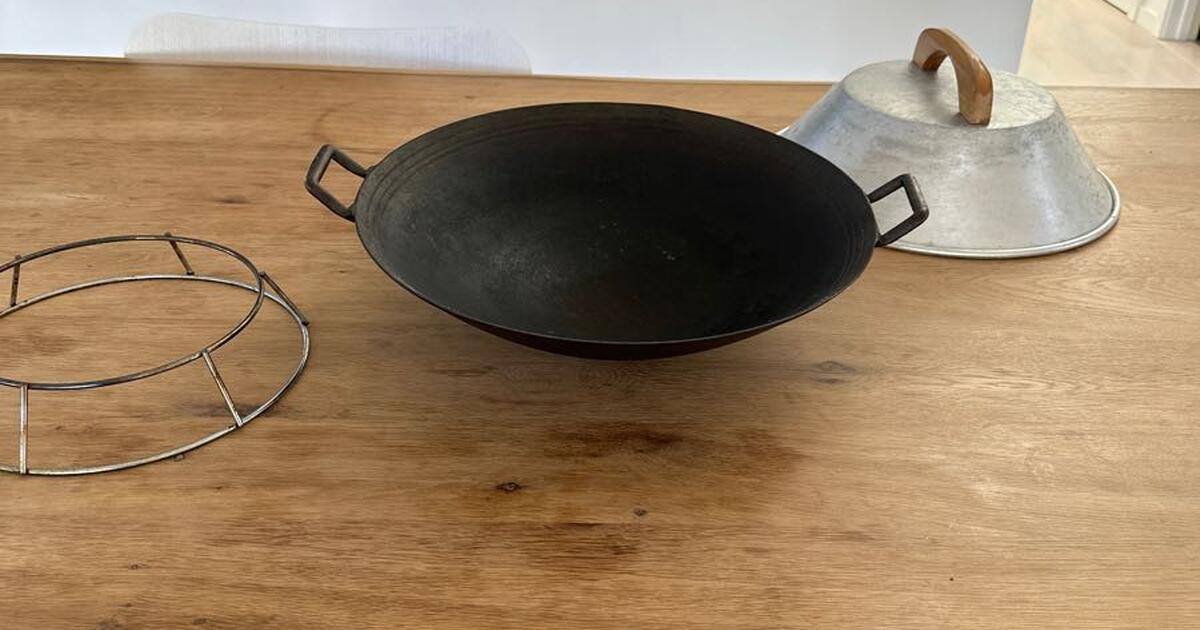 Cast iron wok with lid and wok ring for 15 in Tiburon, CA For Sale