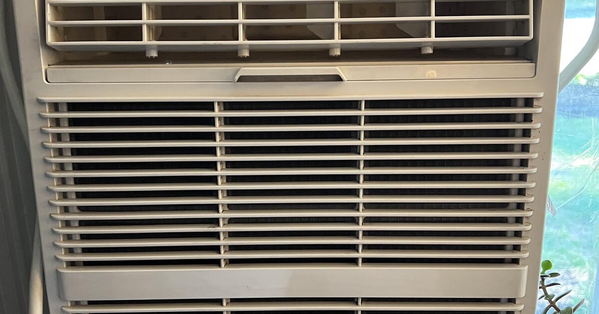 Perfect Aire 10,000 BTU Window Air Conditioner for 135 in Easthampton