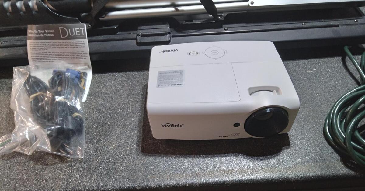 Projector and Screen for 210 in Allentown, PA For Sale & Free — Nextdoor