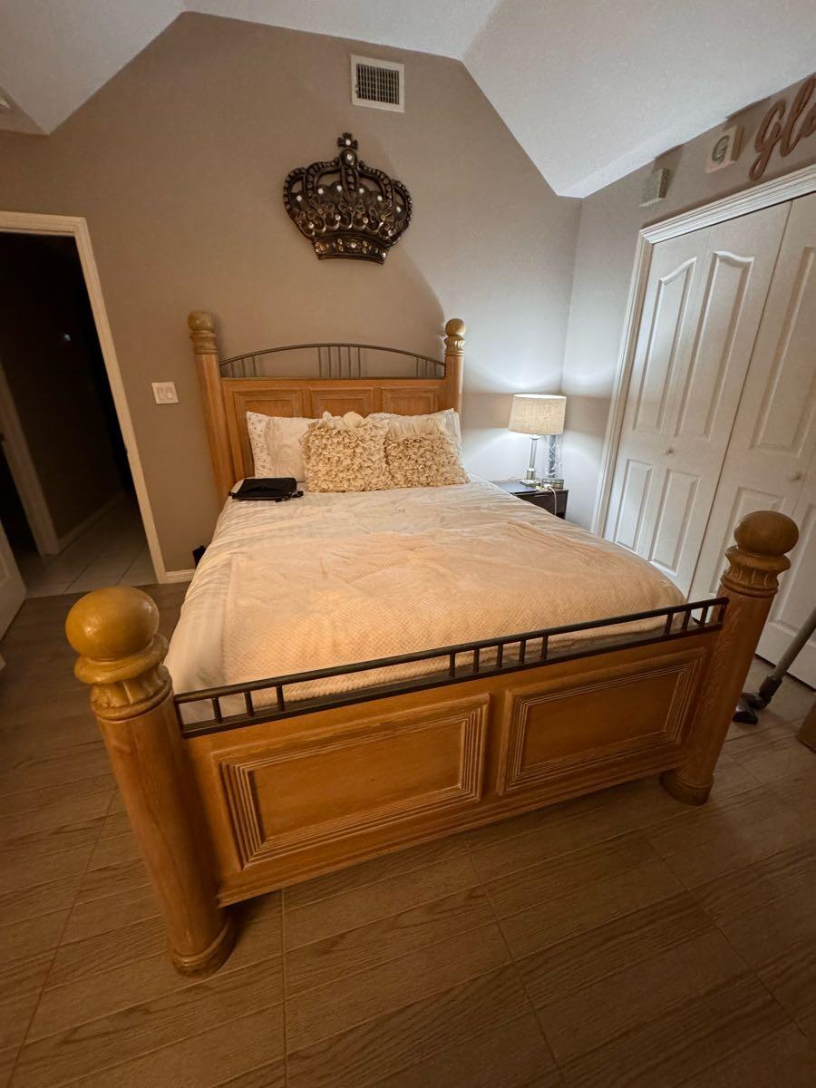 Bedroom Set for 300 in McAllen, TX For Sale & Free — Nextdoor