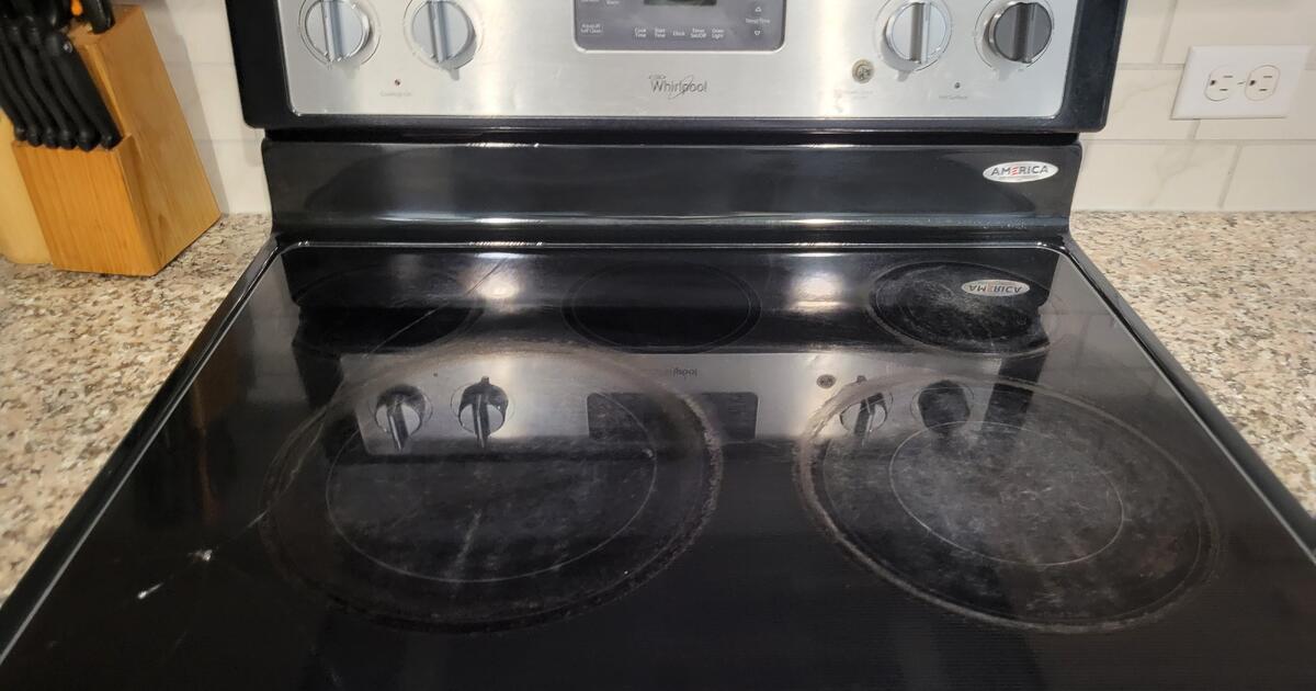 Whirlpool appliances for sale.... electric range( 100) microwave (50), OBO in Converse, TX