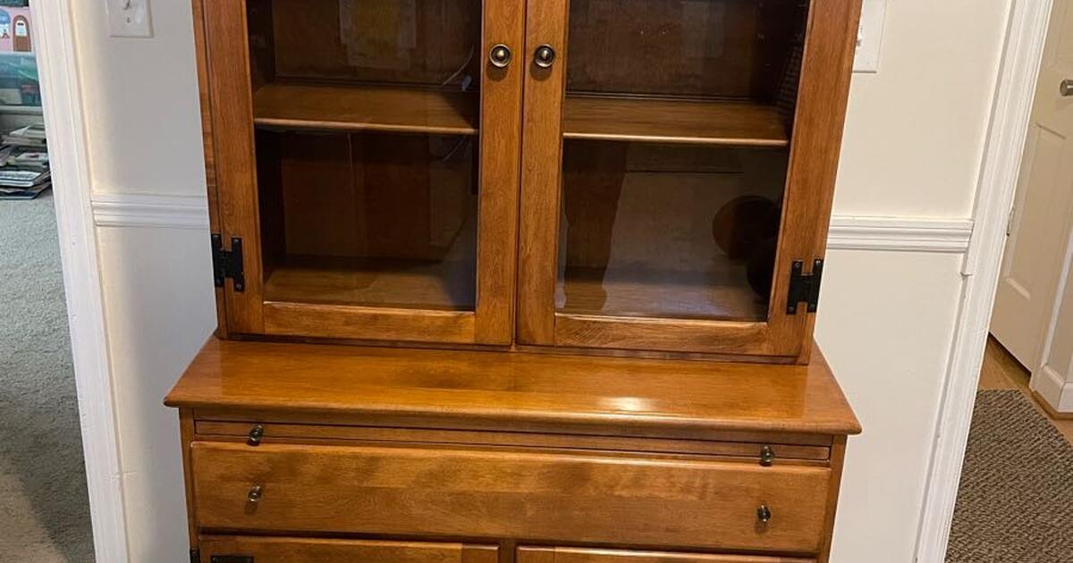 Small hutch for 100 in Pfafftown, NC For Sale & Free — Nextdoor