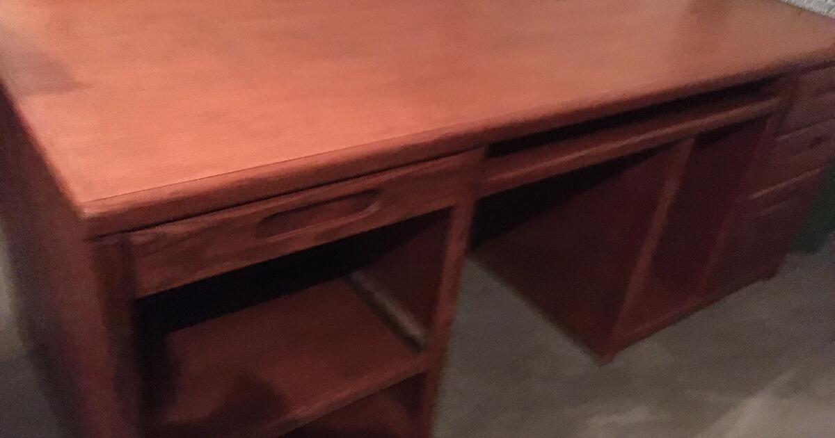 2 office desks for Free in Omaha, NE For Sale & Free — Nextdoor