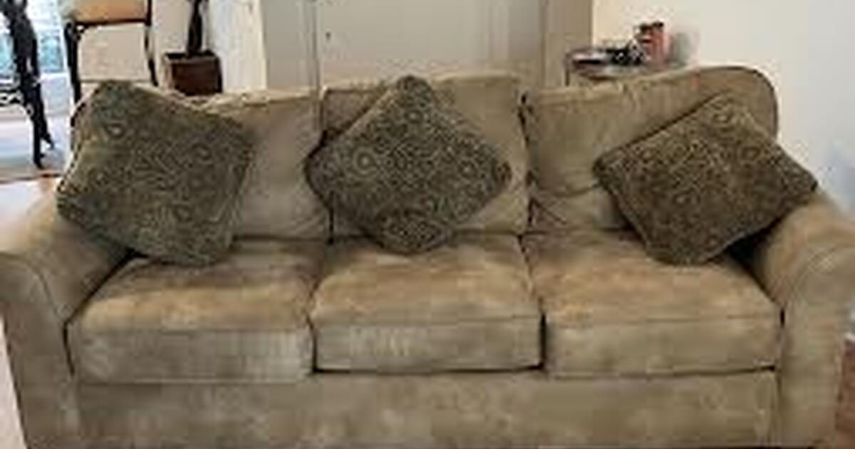 Haverty's sofa and loveseat for 245 in Salem, SC For Sale & Free