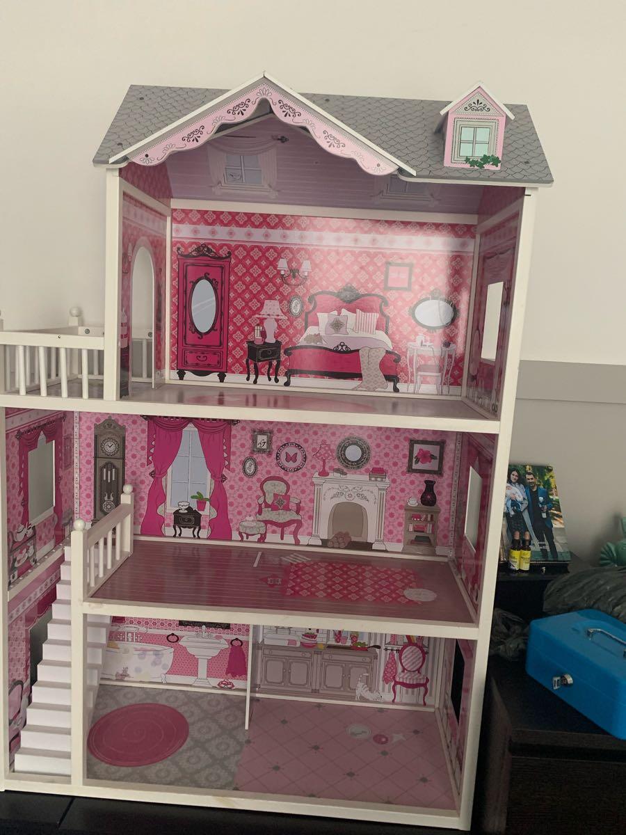 Isabelle's Wooden Doll House