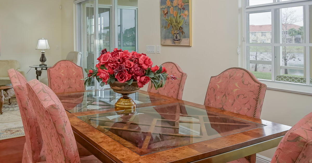 Dining room table and 6 chairs for 650 in Denton, TX For Sale & Free