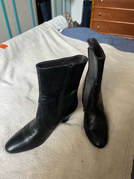 Bottines Marque Vivaldi a 25 a Paris 11 A Vendre donner Nextdoor